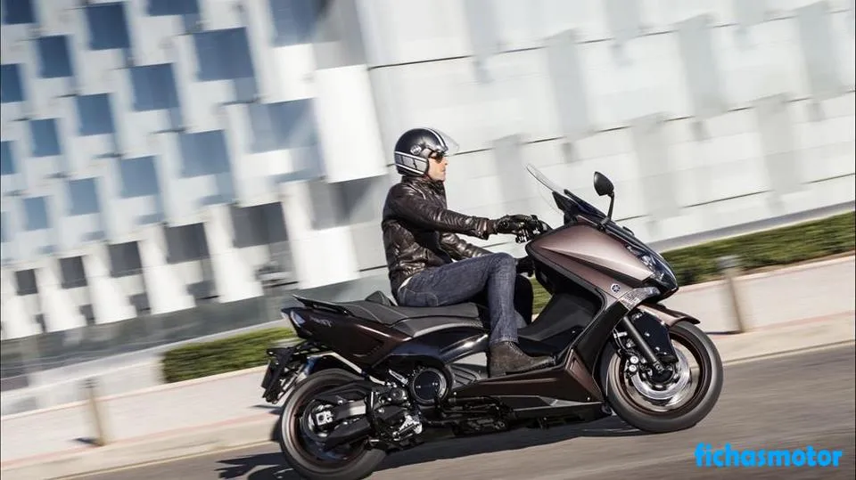 Imaginea motocicletei Yamaha tmax bronze max a anului 2014