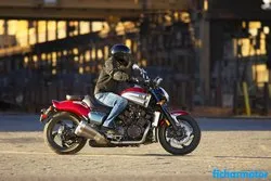 Yamaha vmax 2011 motosiklet görüntüsü