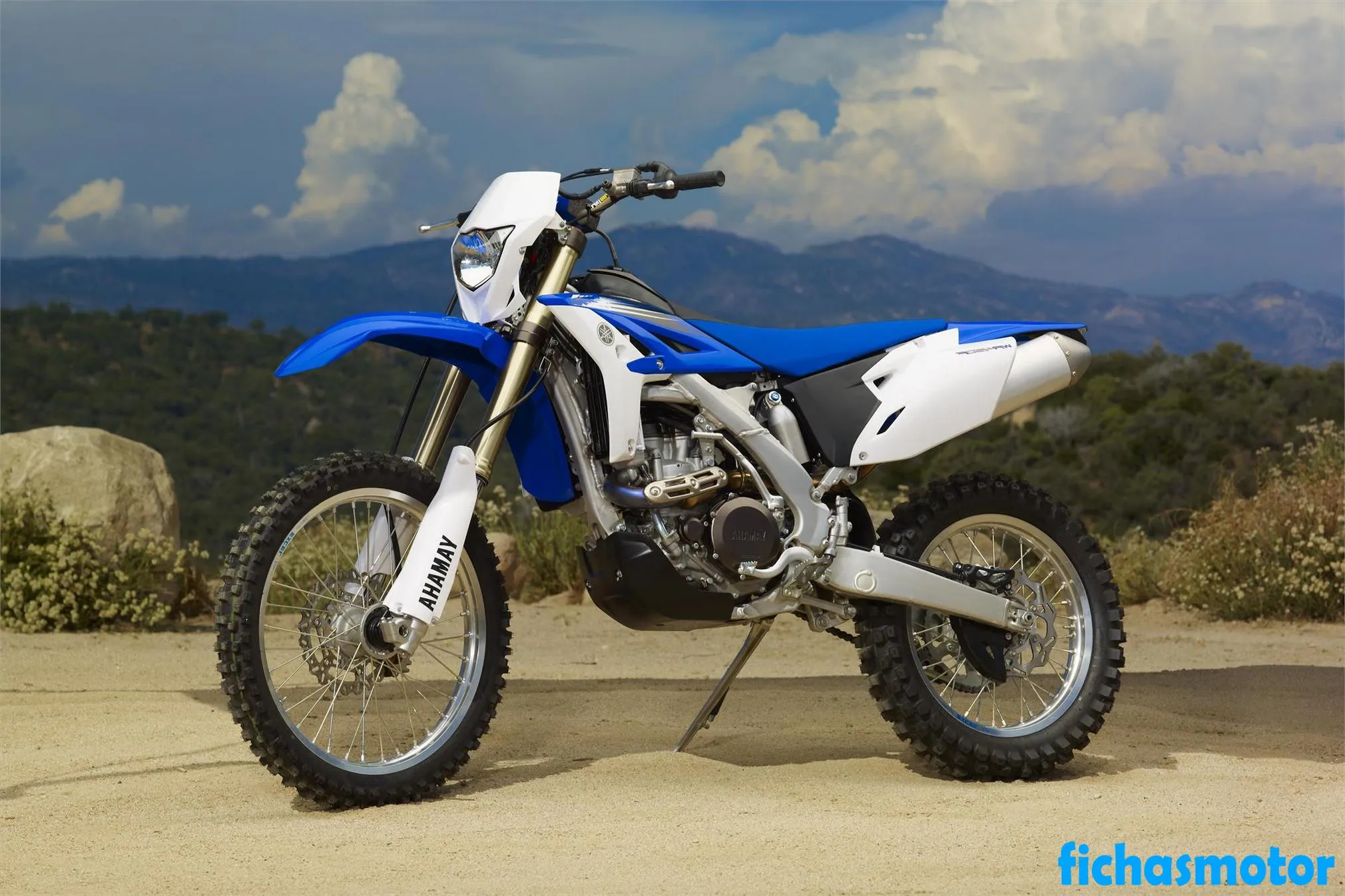 2012年のYamaha wr450fオートバイのイメージ