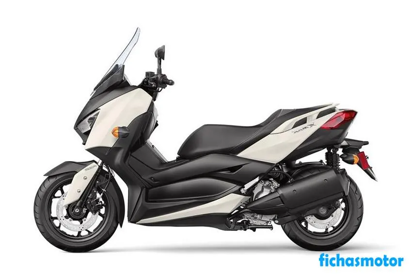 Imaginea motocicletei Yamaha XMAX 300 a anului 2022